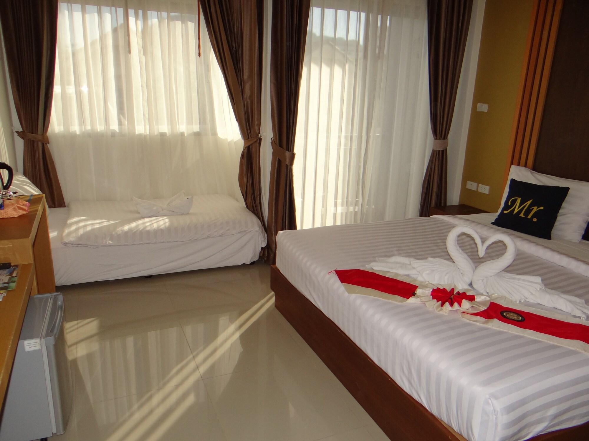 Tropical Sunset Hotel Patong Buitenkant foto