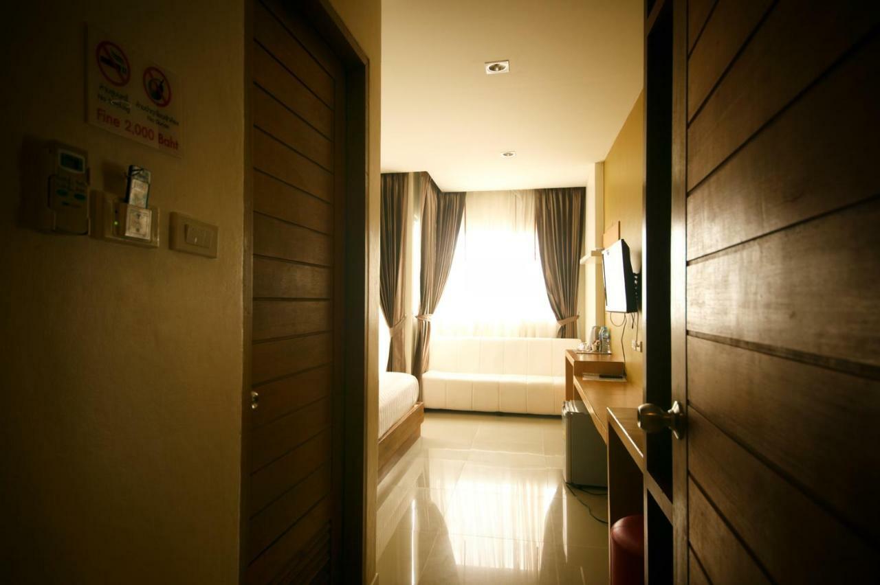 Tropical Sunset Hotel Patong Buitenkant foto