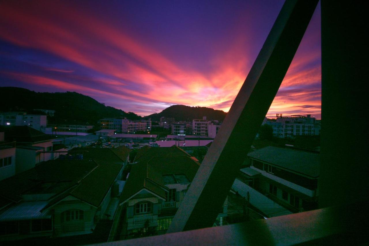Tropical Sunset Hotel Patong Buitenkant foto